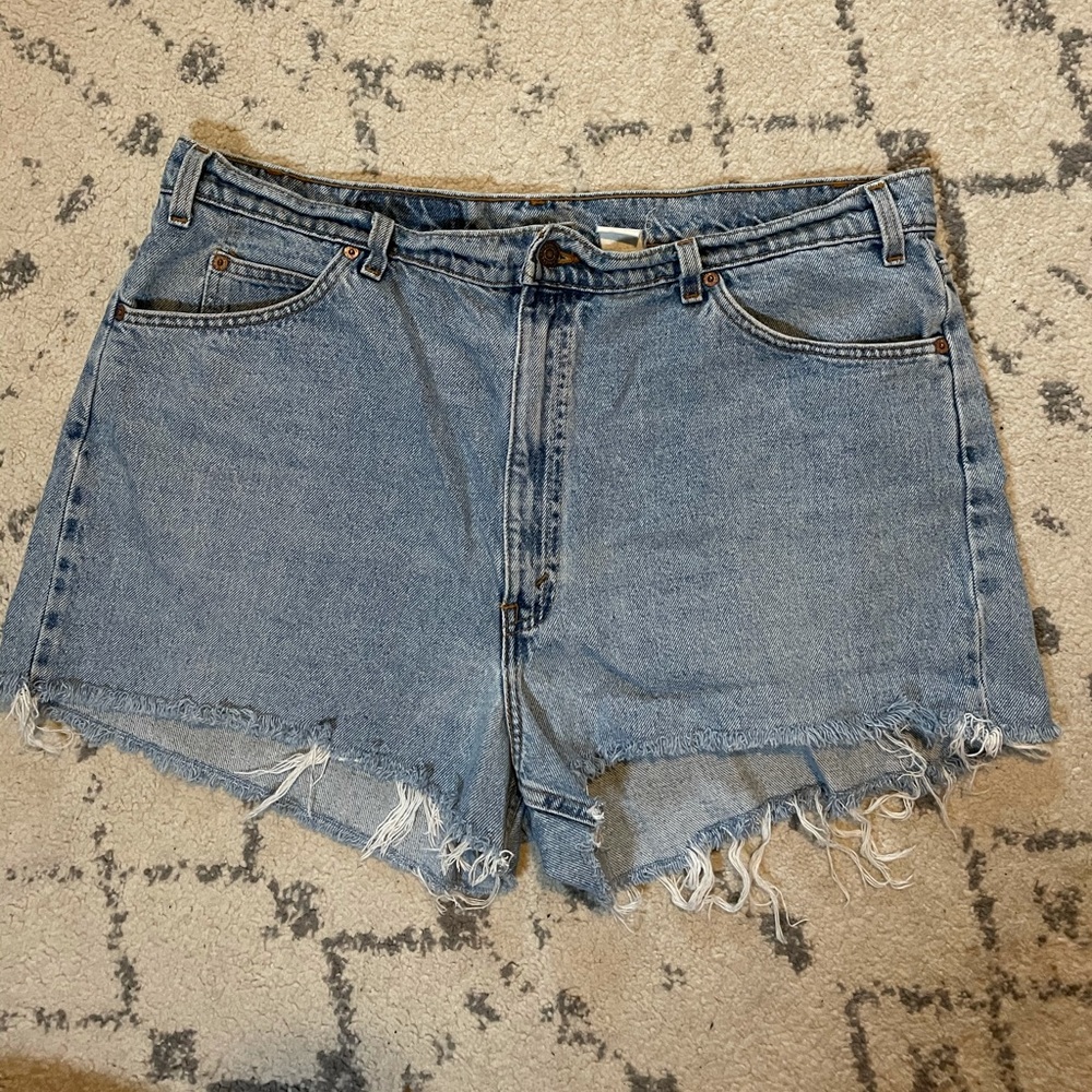 Vintage orange tag Levi 550 shorts